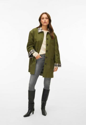 Короткое пальто