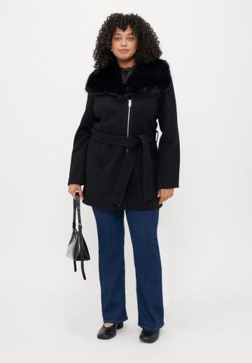 Короткое пальто