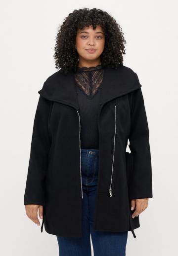 Короткое пальто