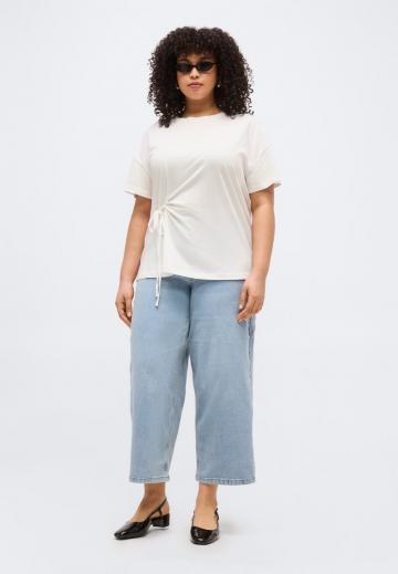 Короткие джинсы