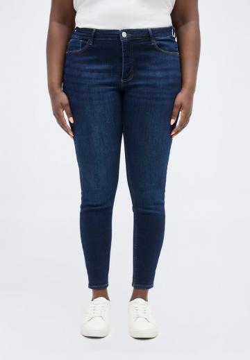 Узкие джинсы