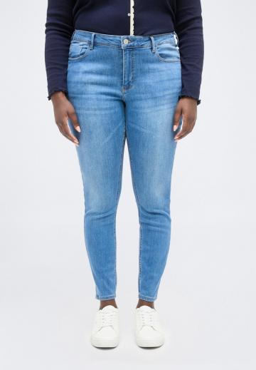 Узкие джинсы