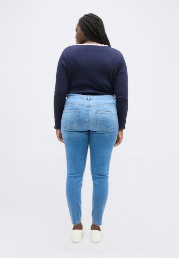 Узкие джинсы