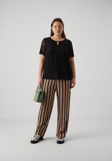 Кружевная блузка