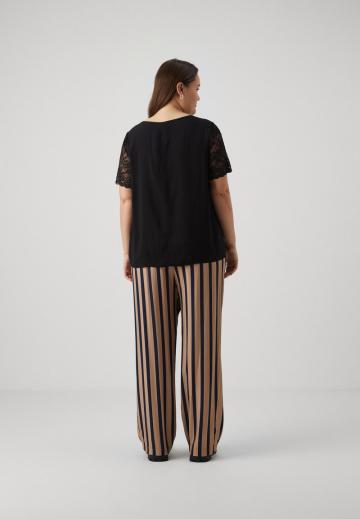 Кружевная блузка