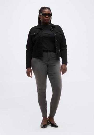 Узкие джинсы