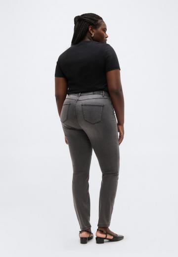 Узкие джинсы