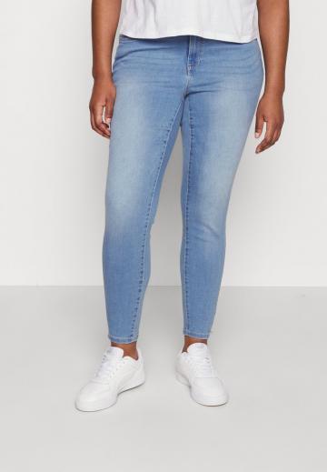 Узкие джинсы