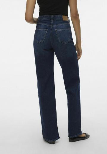 Клешеные джинсы