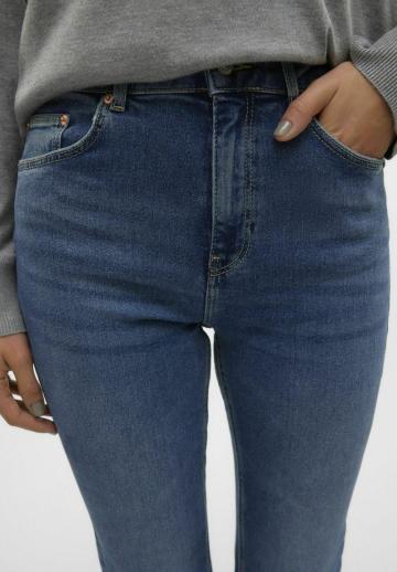 Клешеные джинсы