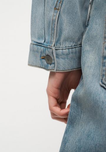 Джинсовая куртка