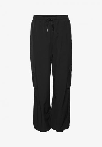 Брюки с накладными карманами