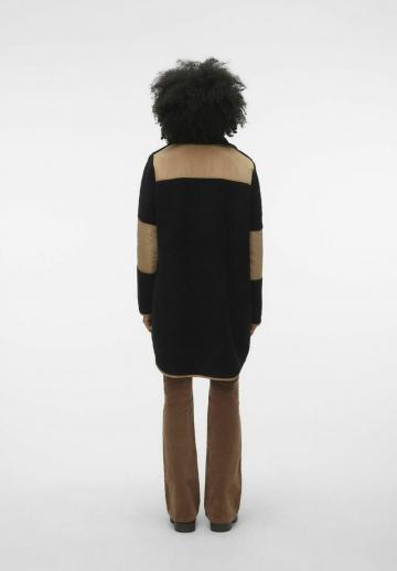 Короткое пальто