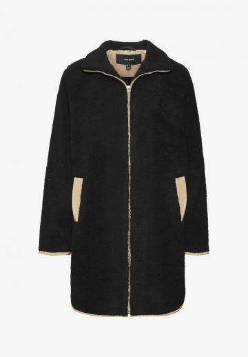 Короткое пальто