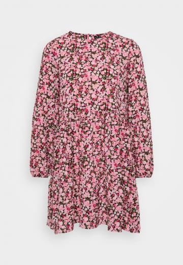 Короткое платье