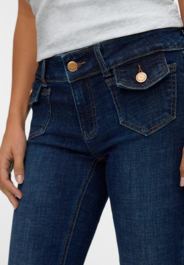 Клешеные джинсы