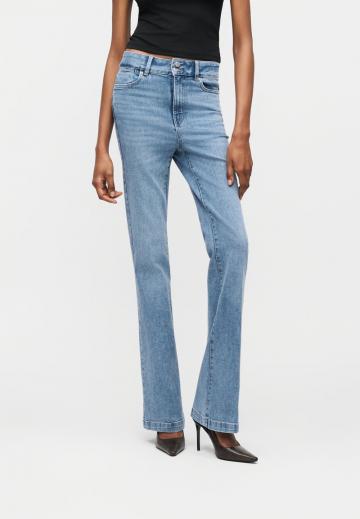 Клешеные джинсы