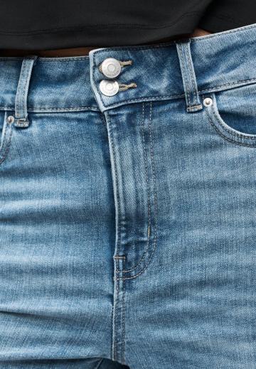 Клешеные джинсы