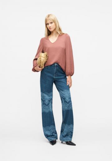 Прямые джинсы