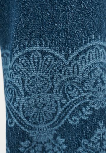 Прямые джинсы