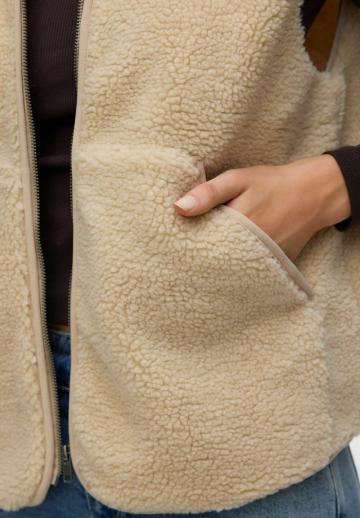 Пуховой жилет