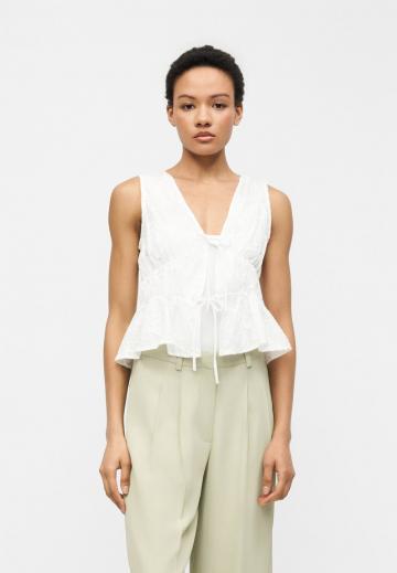 Блузка без рукавов