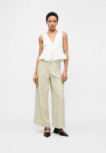 Блузка без рукавов