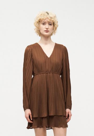 Короткое платье