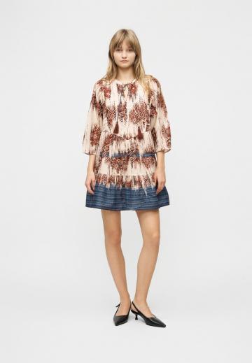 Короткое платье