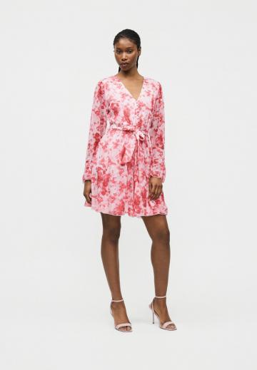 Короткое платье