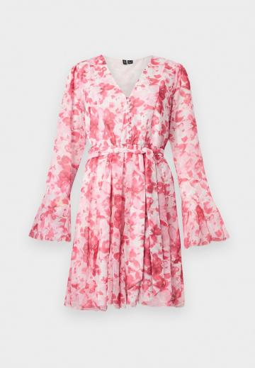 Короткое платье