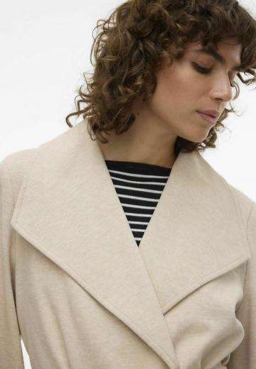 Короткое пальто