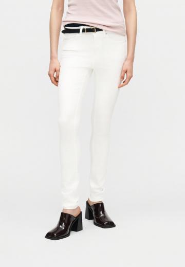 Узкие джинсы