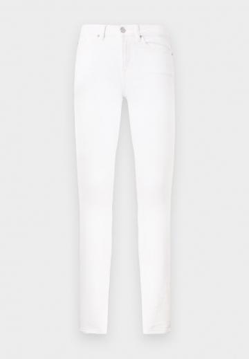 Узкие джинсы