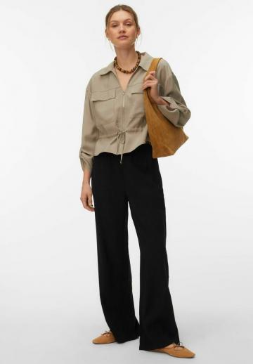 Куртка с накладнымит карманами