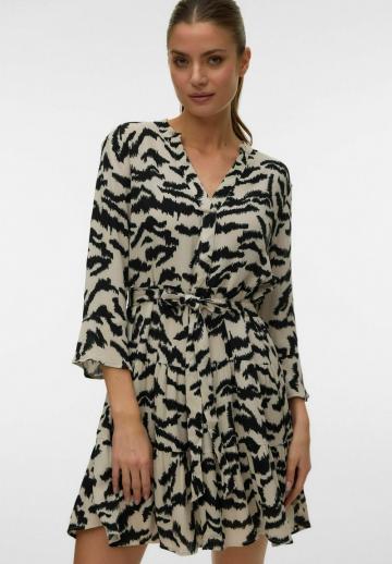 Короткое платье