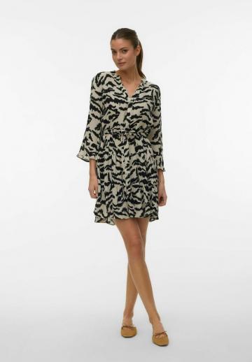 Короткое платье