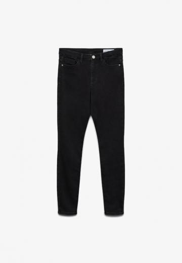 Узкие джинсы