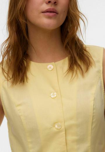 Джинсовая жилетка