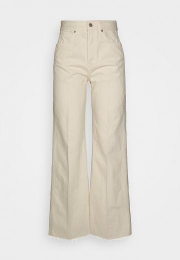 Джинсы бойфренда