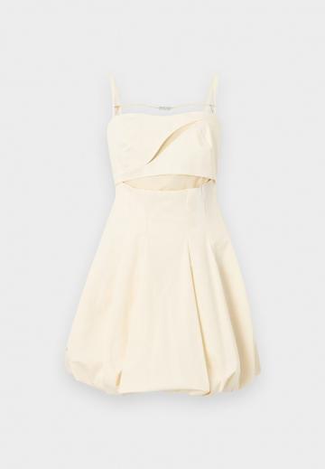 Короткое платье