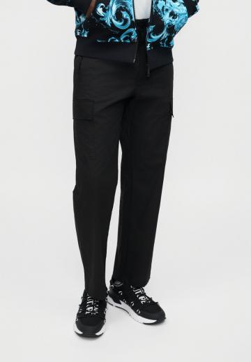 Брюки с накладными карманами