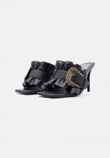 Босоножки на каблуке