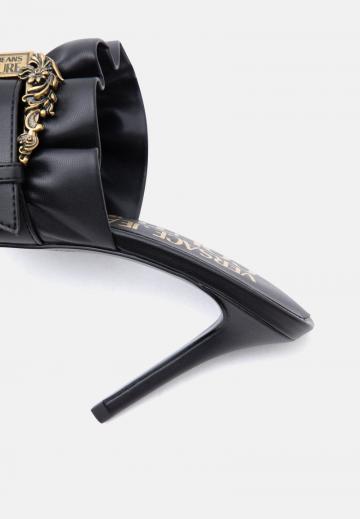 Босоножки на каблуке