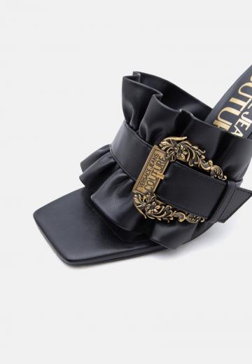 Босоножки на каблуке