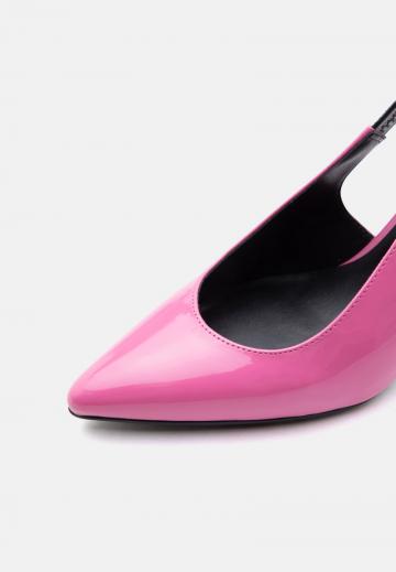 Туфли на высоком каблуке