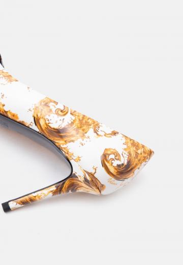 Туфли на высоком каблуке