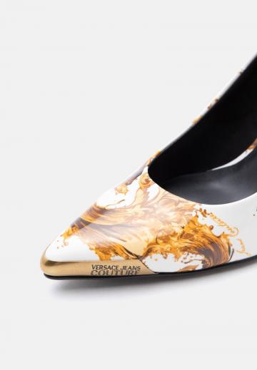 Туфли на высоком каблуке