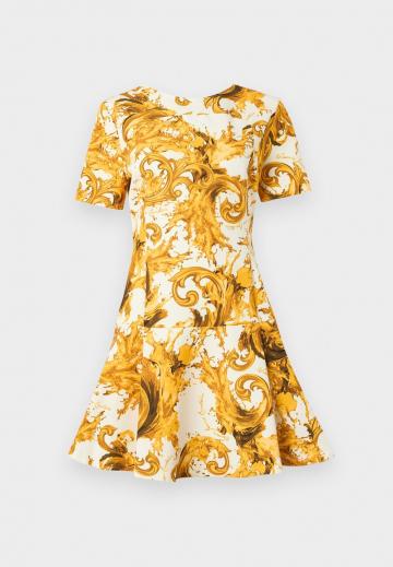 Короткое платье