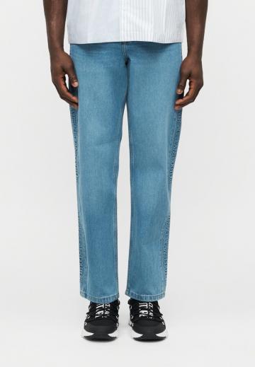 Прямые джинсы